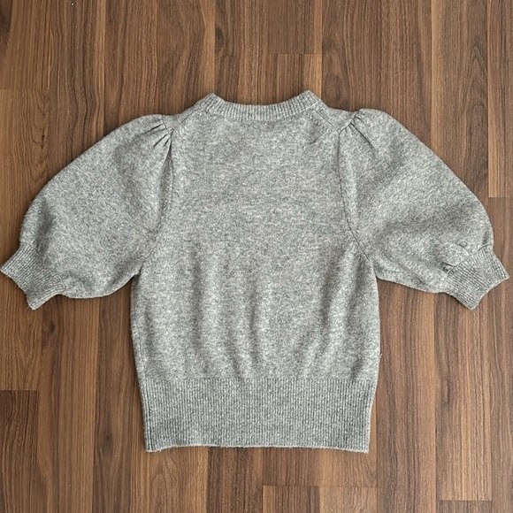 New H&M super soft half sleeve light grey sweater. - Picture 2 of 4